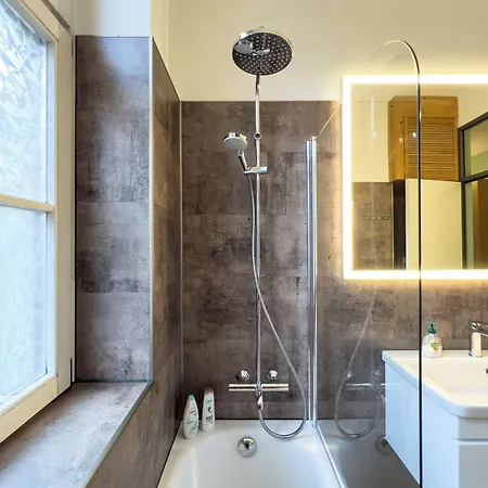 Apartment Exklusives Flowers *