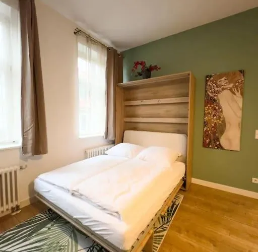 Exklusives Flowers شقة لبسيا